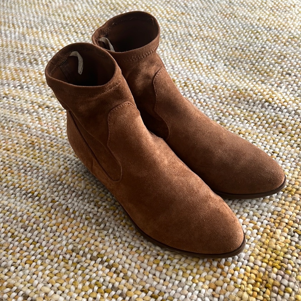 American eagle camel ankle boots